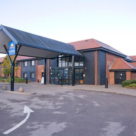 Days Inn Stevenage North Baldock Exterior photo